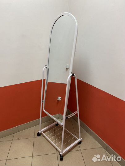 Зеркало напольное на колесиках White