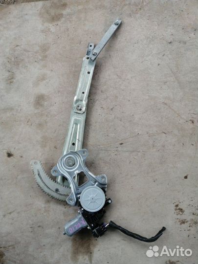 Стеклоподъемник передний правый Toyota Passo KGC10