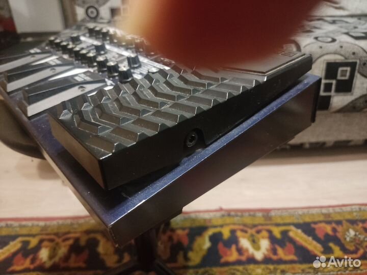 Басовый процессор boss me-50b