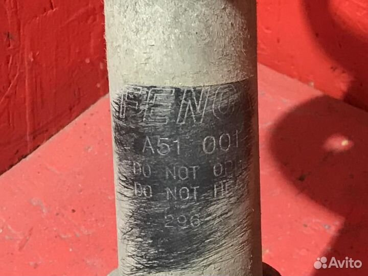 Амортизатор передний Рено Логан 1