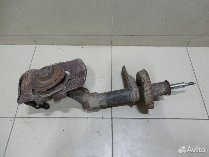 Кулак поворотный передний правый Nexia 1995-2016