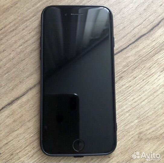 Телефон iPhone 7