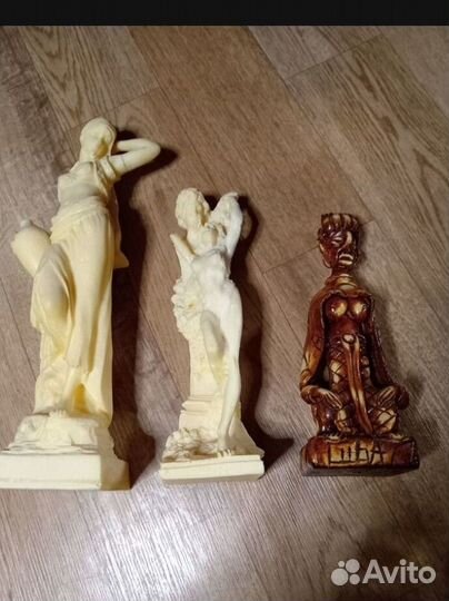 Статуэтки