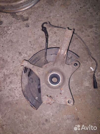 Кулак поворотный передний левый Renault Duster 2.0