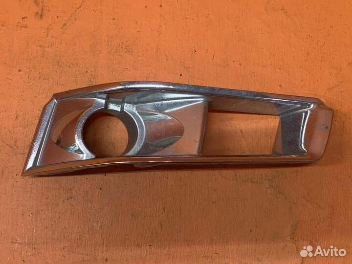 Рамка противотуманной фары передняя левая Cadillac