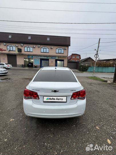 Chevrolet Cruze 1.8 МТ, 2011, битый, 145 000 км