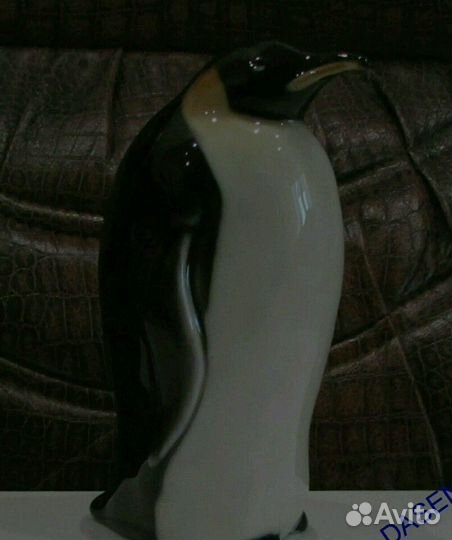 Фарфоровая статуэтка