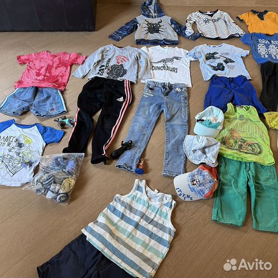 Большой пакет одежды на мальчика размер 110-116