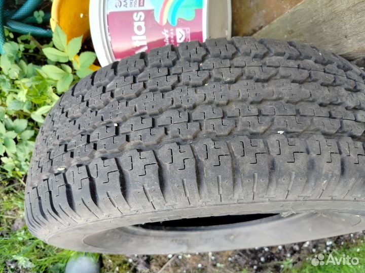 Bridgestone Dueler H/T D689 255/70 R15