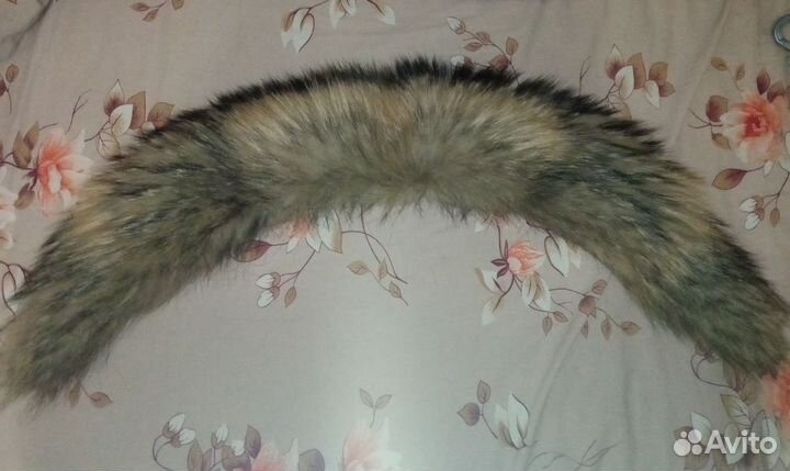 Меховая опушка енот