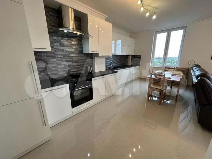 3-к. квартира, 117 м², 13/15 эт.