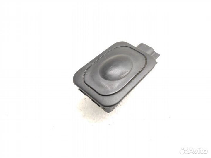 Кнопка открывания багажника Land Rover Discovery 5