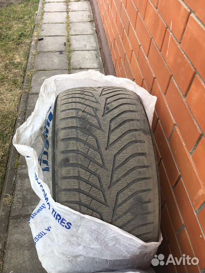 Yokohama BluEarth Winter V905 285/35 R21 и 325/30 R21