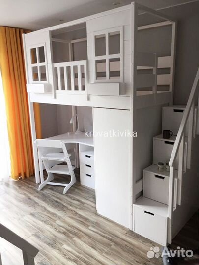 Комплект кровать чердак + шкаф + стол
