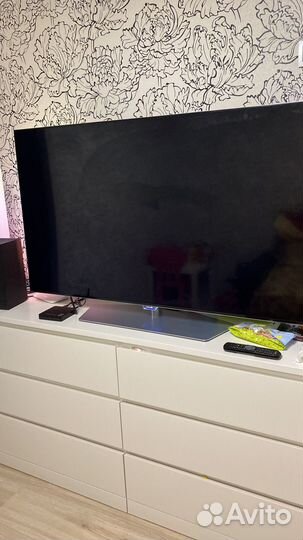 Телевизор Philips Ambilight