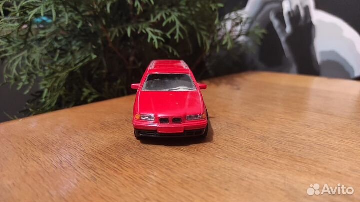 BMW 325i Touring 1:43