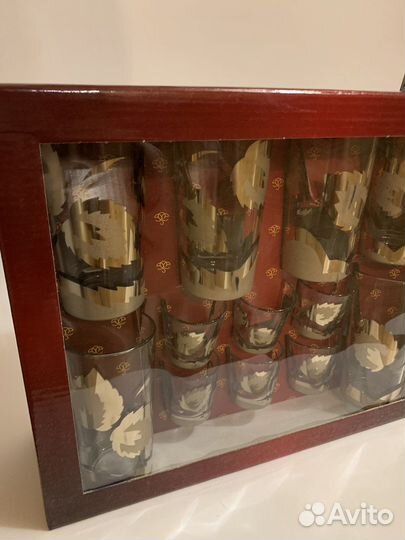 Набор стаканов и рюмок