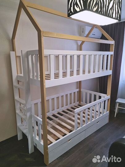Двухъярусная кровать детская