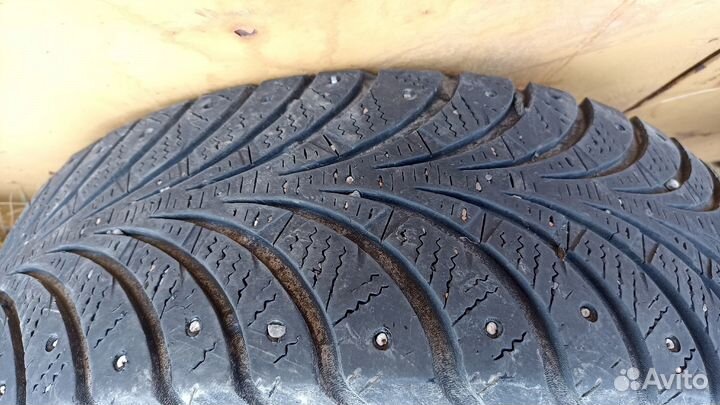Sava Eskimo Stud 185/65 R14 86