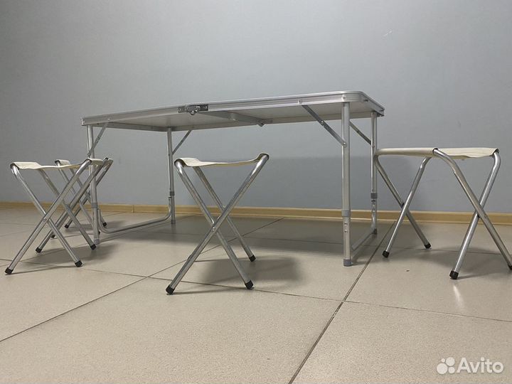 Стол складной со стульями