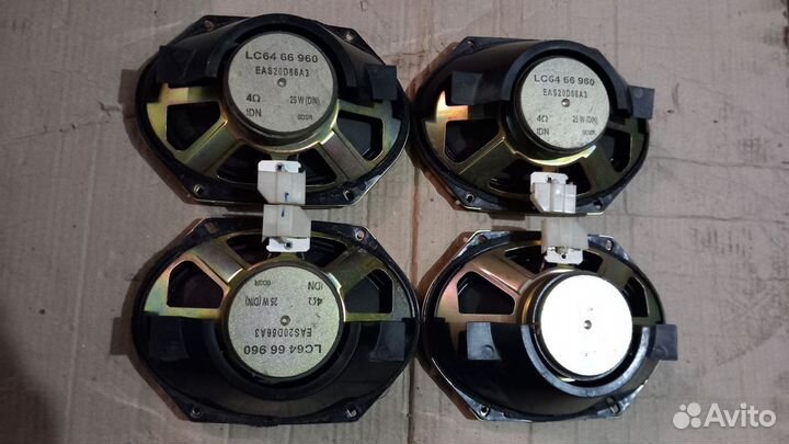 Maverick Tribute MPV динамики в двери eas20d66a3