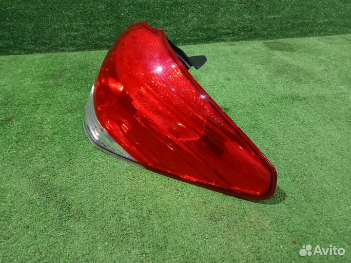 Фонарь задний правый Subaru Legacy Outback BRF