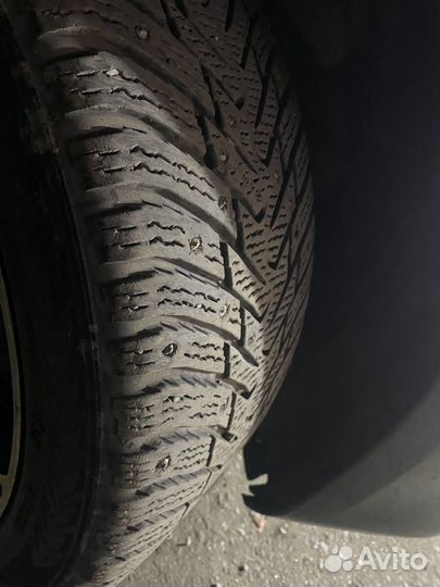 Nokian Tyres Hakkapeliitta 8 235/45 R18 98T