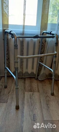 Ходунки для взрослых шагающие