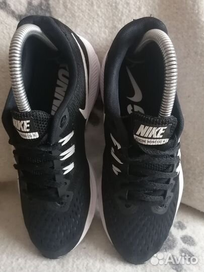 Кроссовки женские nike zoom winflo 4