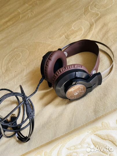 Игровые наушники с подсветкой