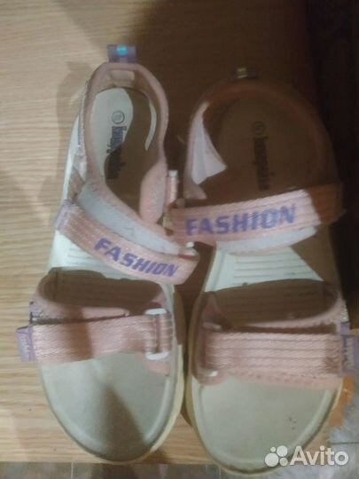 Сандалии для девочки