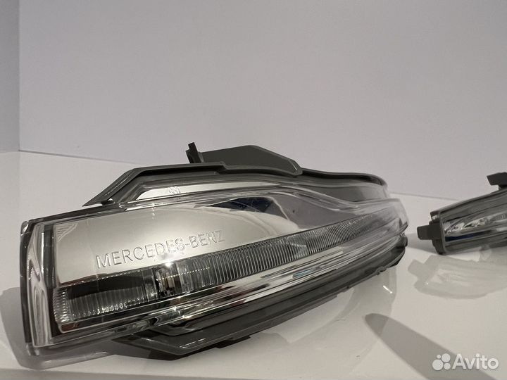 Повторитель поворота Mercedes W222