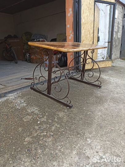 Кованый стол