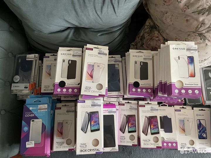 Чехлы и стекла на смартфоны