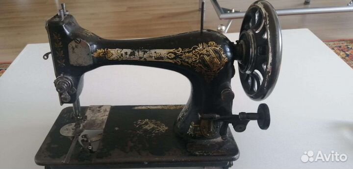 Швейная машинка singer