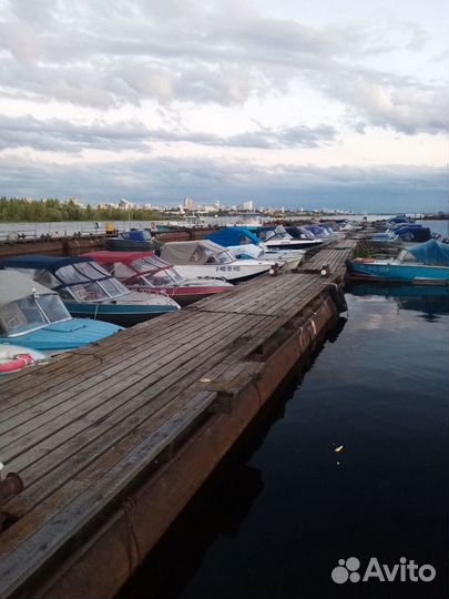 Лодочная станция в Самаре. Стоянка лодок, катеров