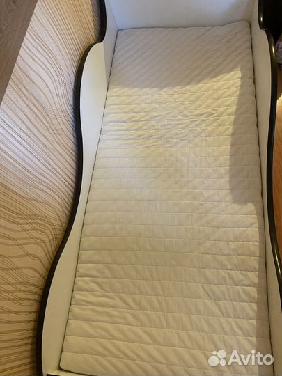 Детская кровать машина с матрасом