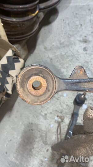 Range Rover Vogue 3 передние нижние рычаги