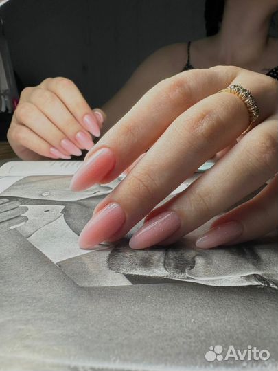 Модель на маникюр