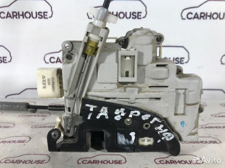 Замок двери задний правый Volkswagen Touareg NF