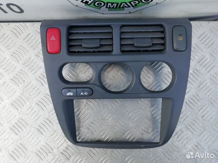 Рамка магнитолы Honda HR-V 3D 1999г