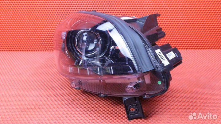 Фара правая Renault Samsung SM3 Z.E. 260105189R