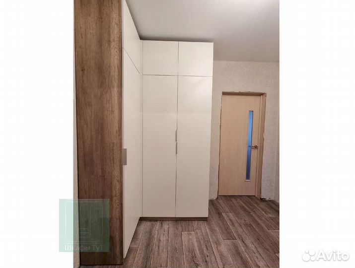 Белый шкаф