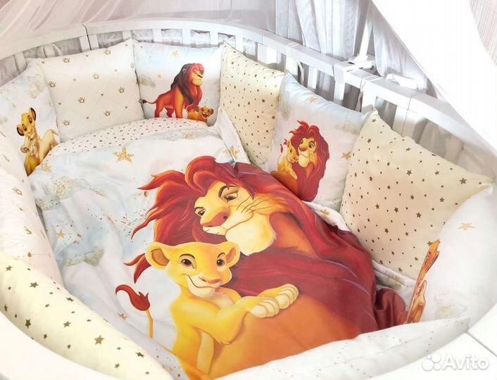 Бортики в кроватку. Косичка. Подушки