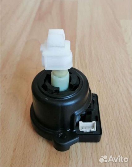 Моторчик корректора фары