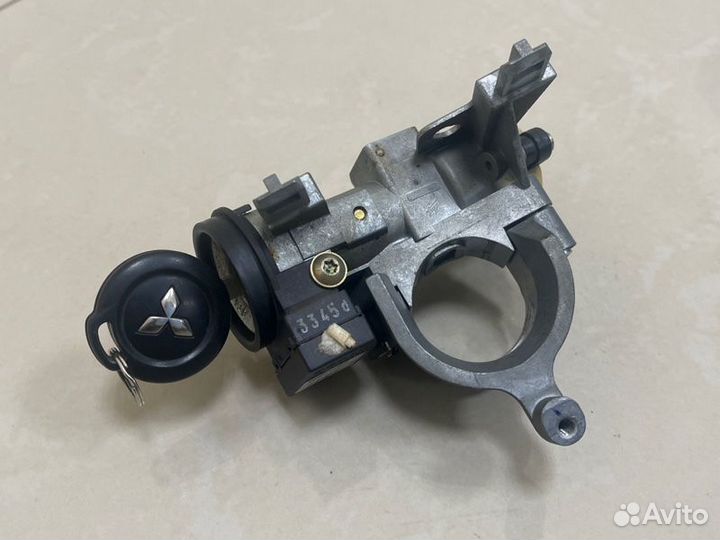 Замок зажигания Mitsubishi Colt Z34A 135930 2005