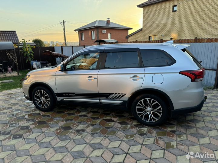 Mitsubishi Outlander 2.0 CVT, 2018, 136 650 км