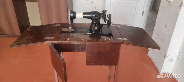 Швейная машинка