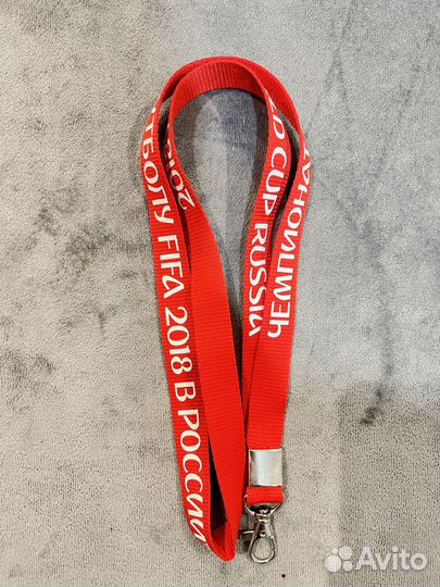 Шнурок для бейджа разные