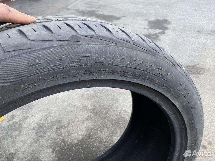 Maxtrek Fortis T5 295/40 R21